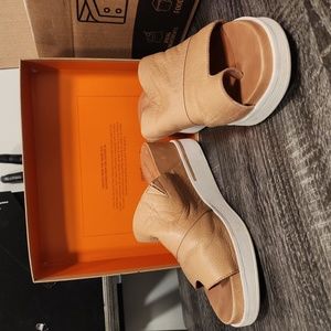 Gentle souls by kenneth cole, Gisele 65 mule sandal